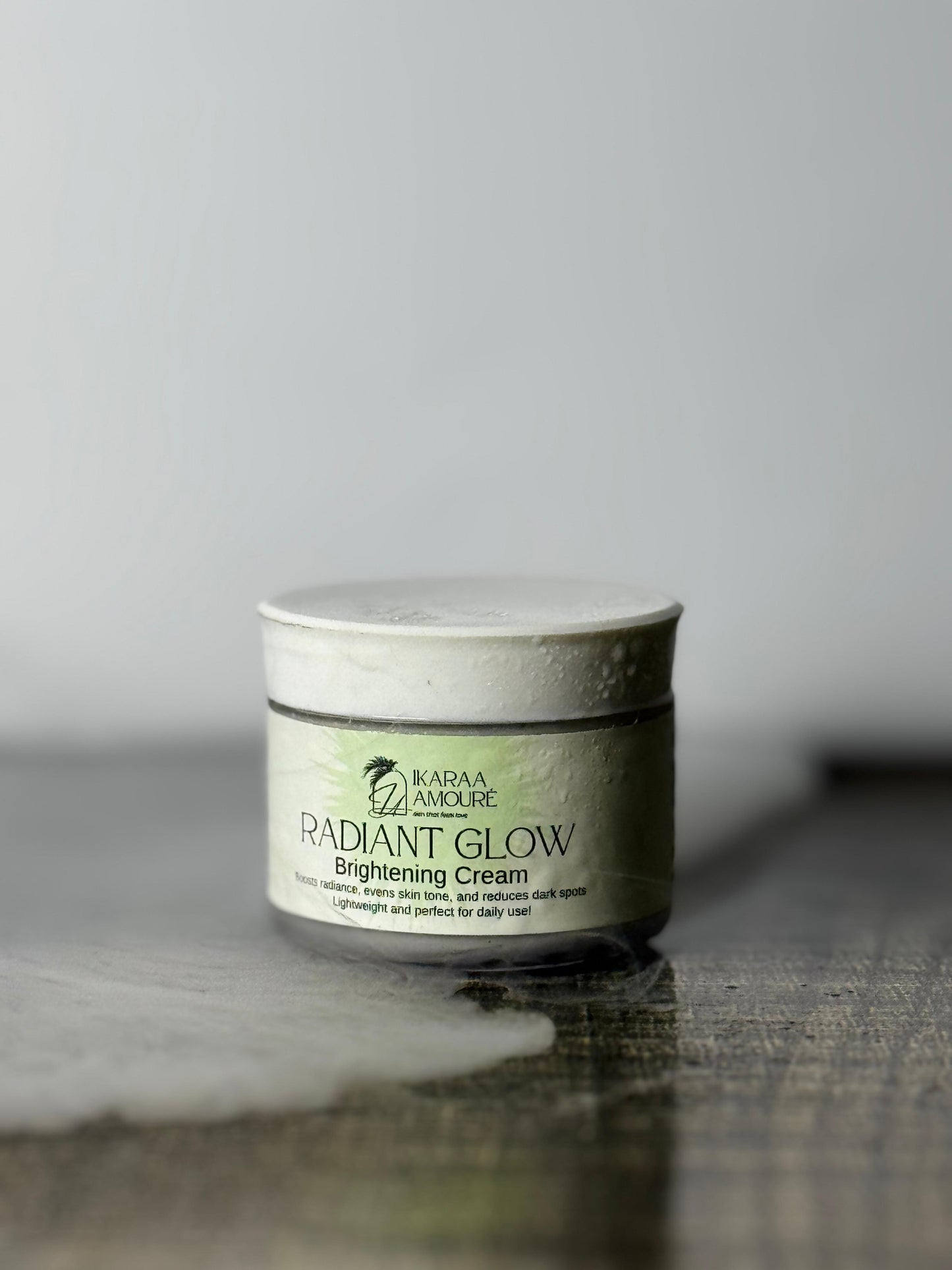 Ikaraa Amouré Radiant Glow Brightening Cream